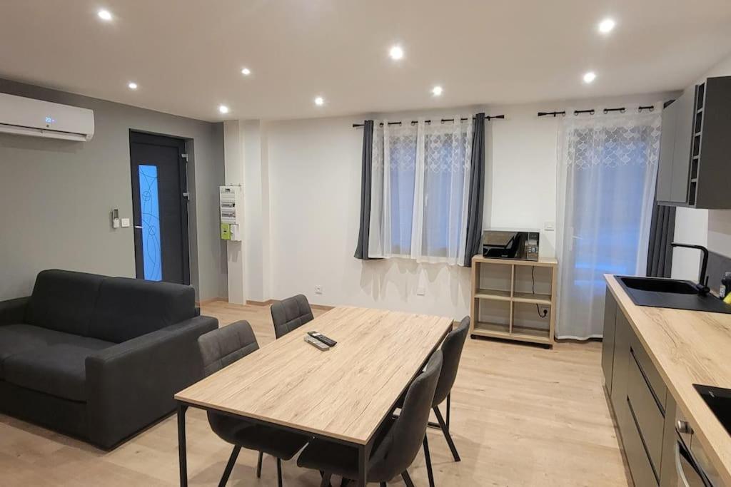 Superbe Appartement T2 Climatise, Idealement Situe Ugine Exterior foto